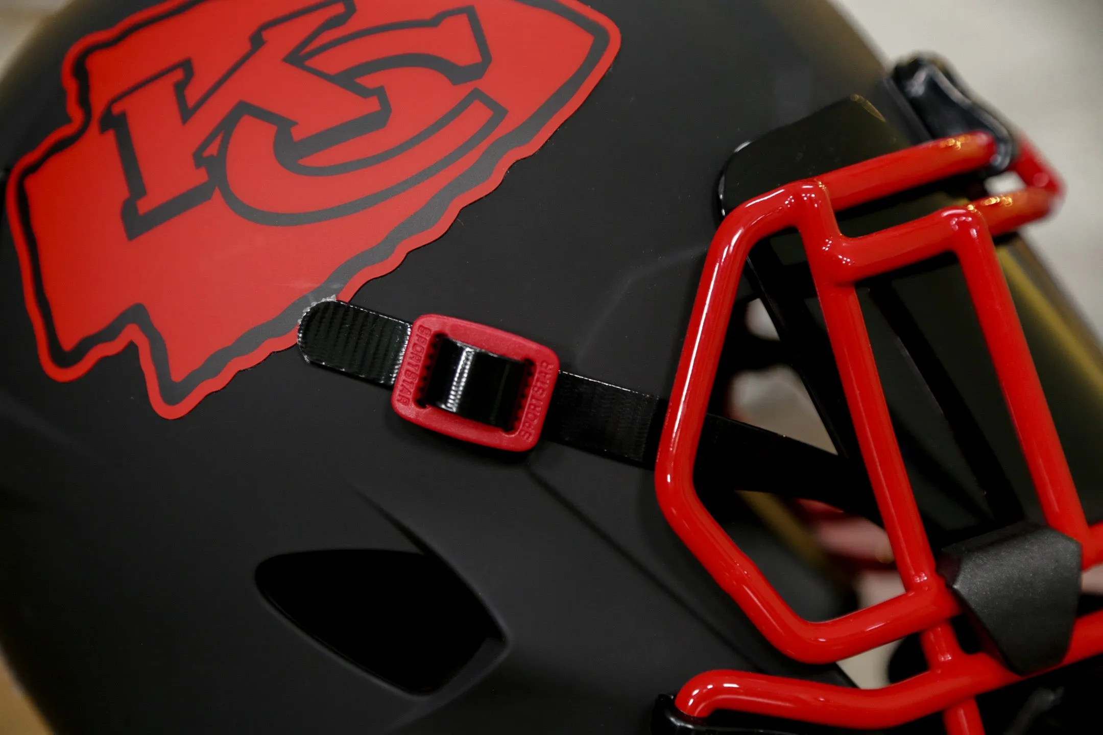 Kansas City Chiefs Riddell Speed Replica Helmet - GG Edition 00228